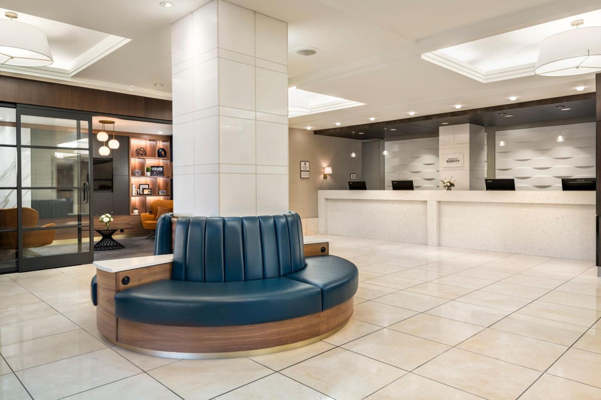 Sheraton Cavalier Saskatoon Hotel Exterior photo